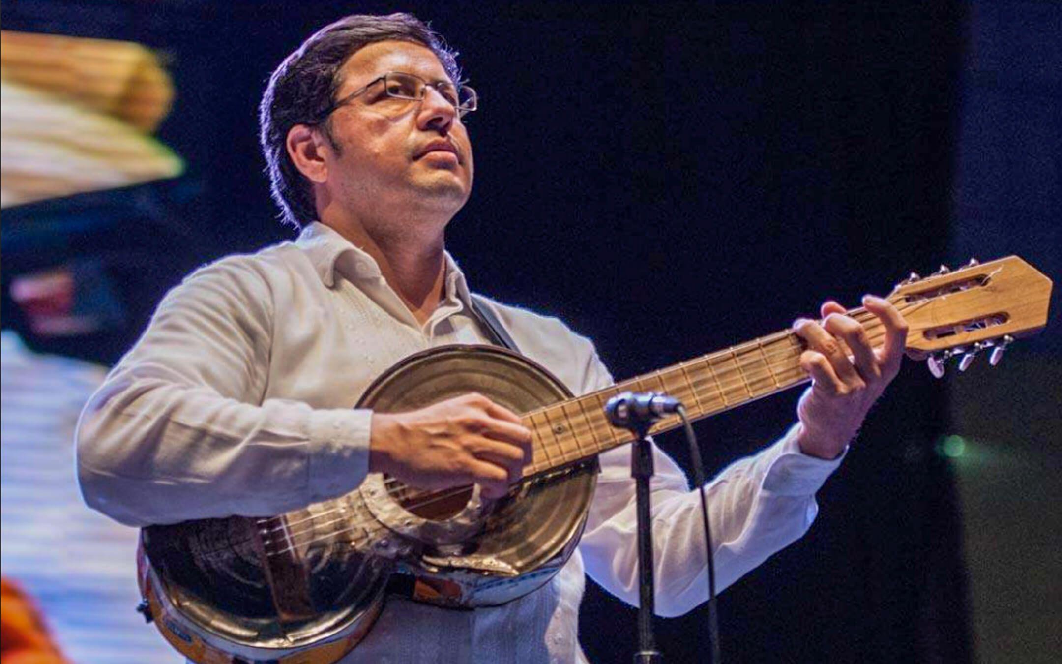 Favio Chavez, founder of the Recycled Orchestra of Cateura, leads a live performance.
Photo: Recycled Orchestra of Cateura