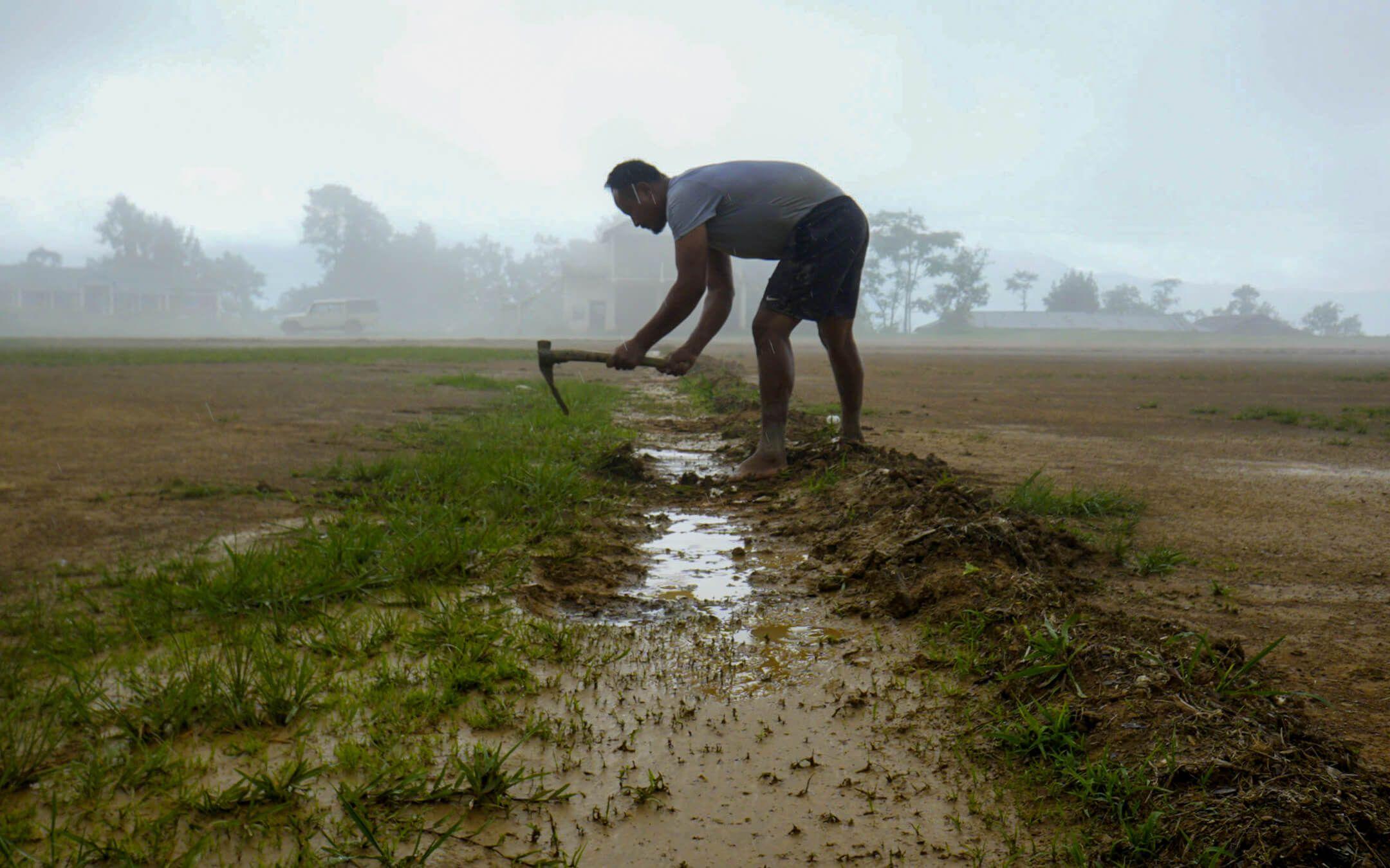  مزارع وهو يمارس تقنية روزا الزراعية المستدامة
المصدر: سوراجيت شارما