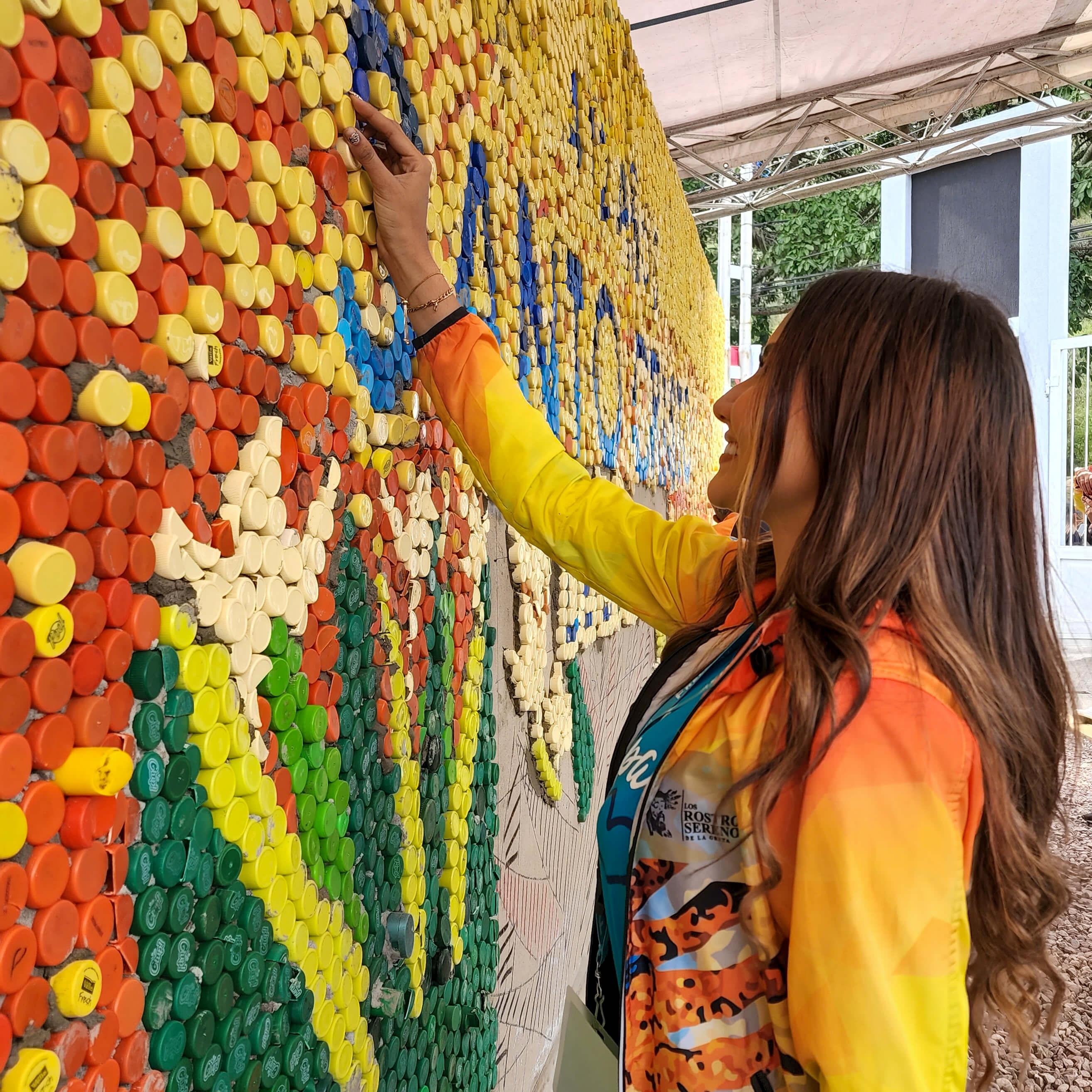 Each step of building these bottle cap murals involves a healing message for each community in which his art is displayed.
Photo: Oscar Olivares