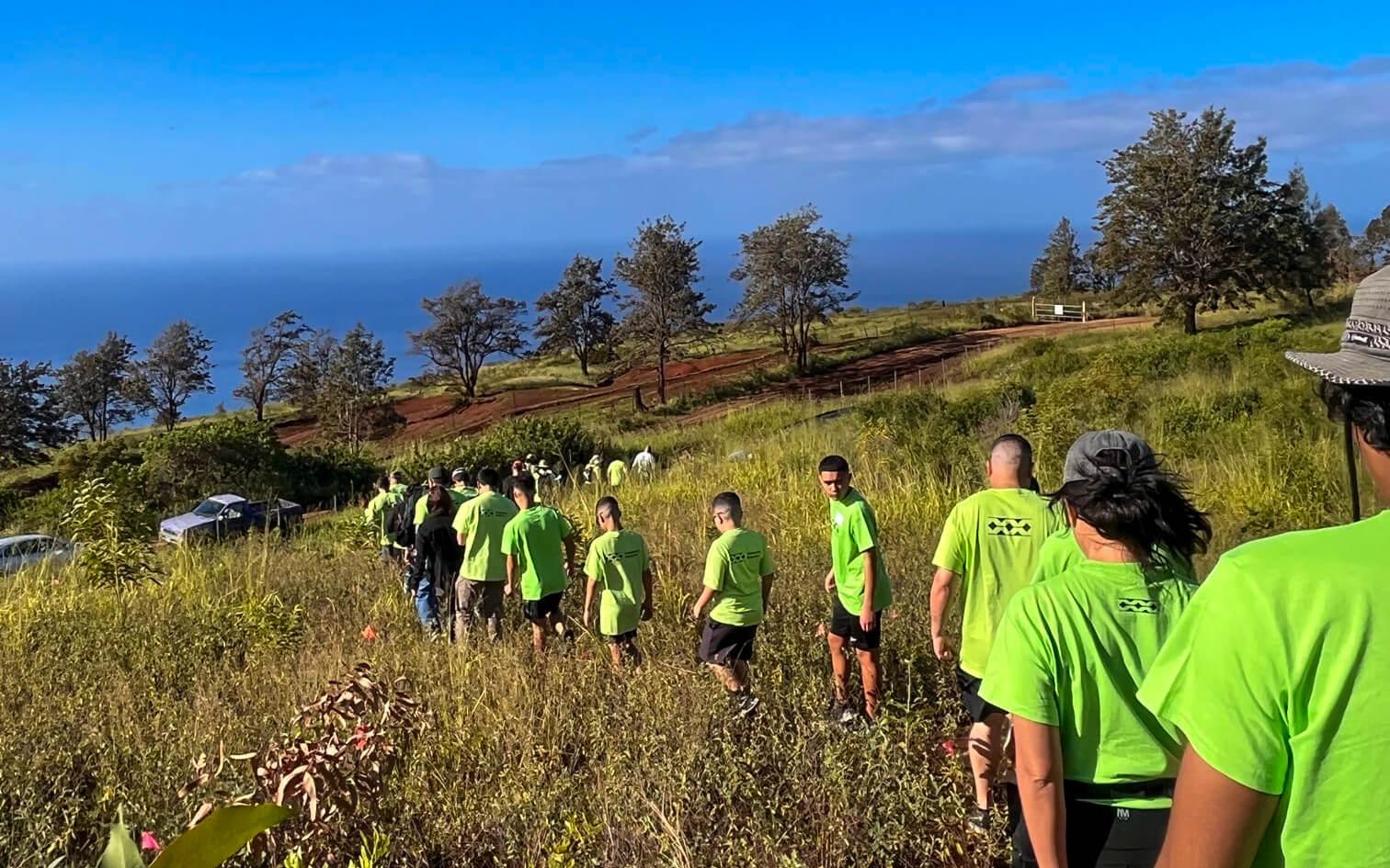 Students learn about their environment through interactive workshops and hands-on field courses.
Photo: Malama Learning Center