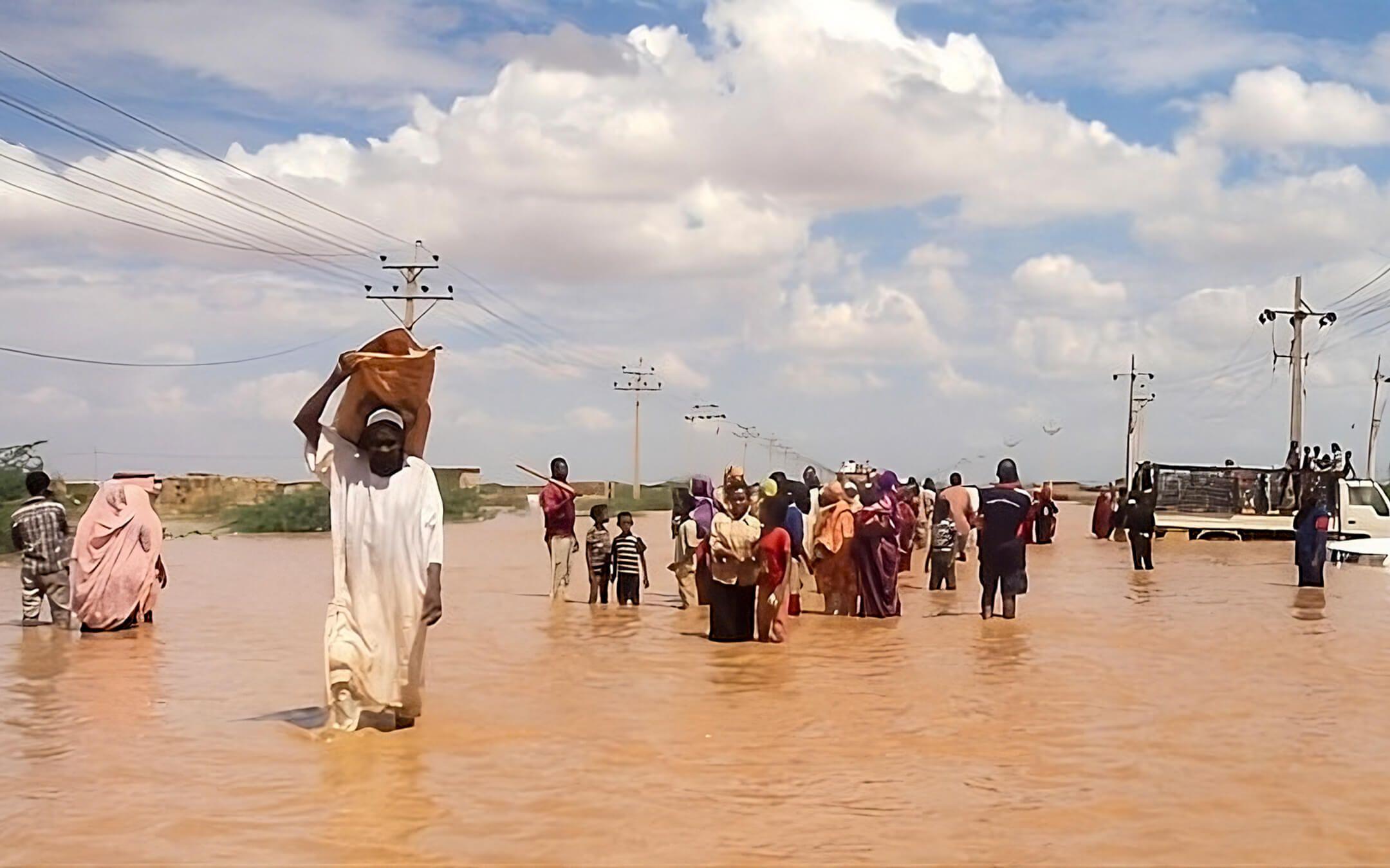 صورة من الفيضانات في السودان والتي تمثل الدافع وراء مشاريع سودت في السودان 
المصدر: محي الدين بشرى