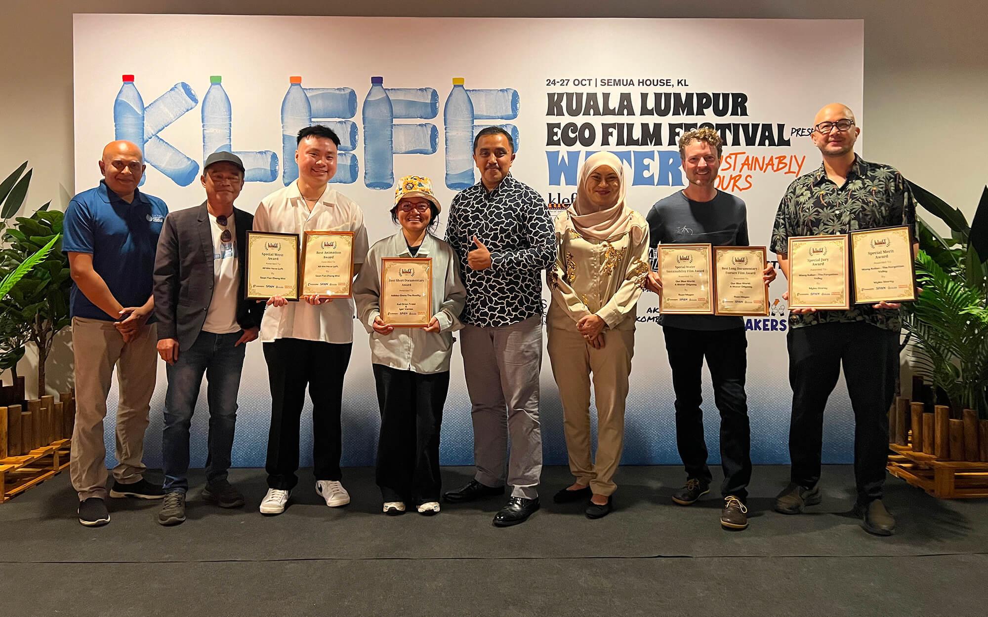 Award winners of this year’s 16th International Kuala Lumpur Eco Film Festival 2024
stand with Mr. Amlir Ayat (President of Ecoknights & Honorary Advisor of KLEFF).
Photo: EcoKnights