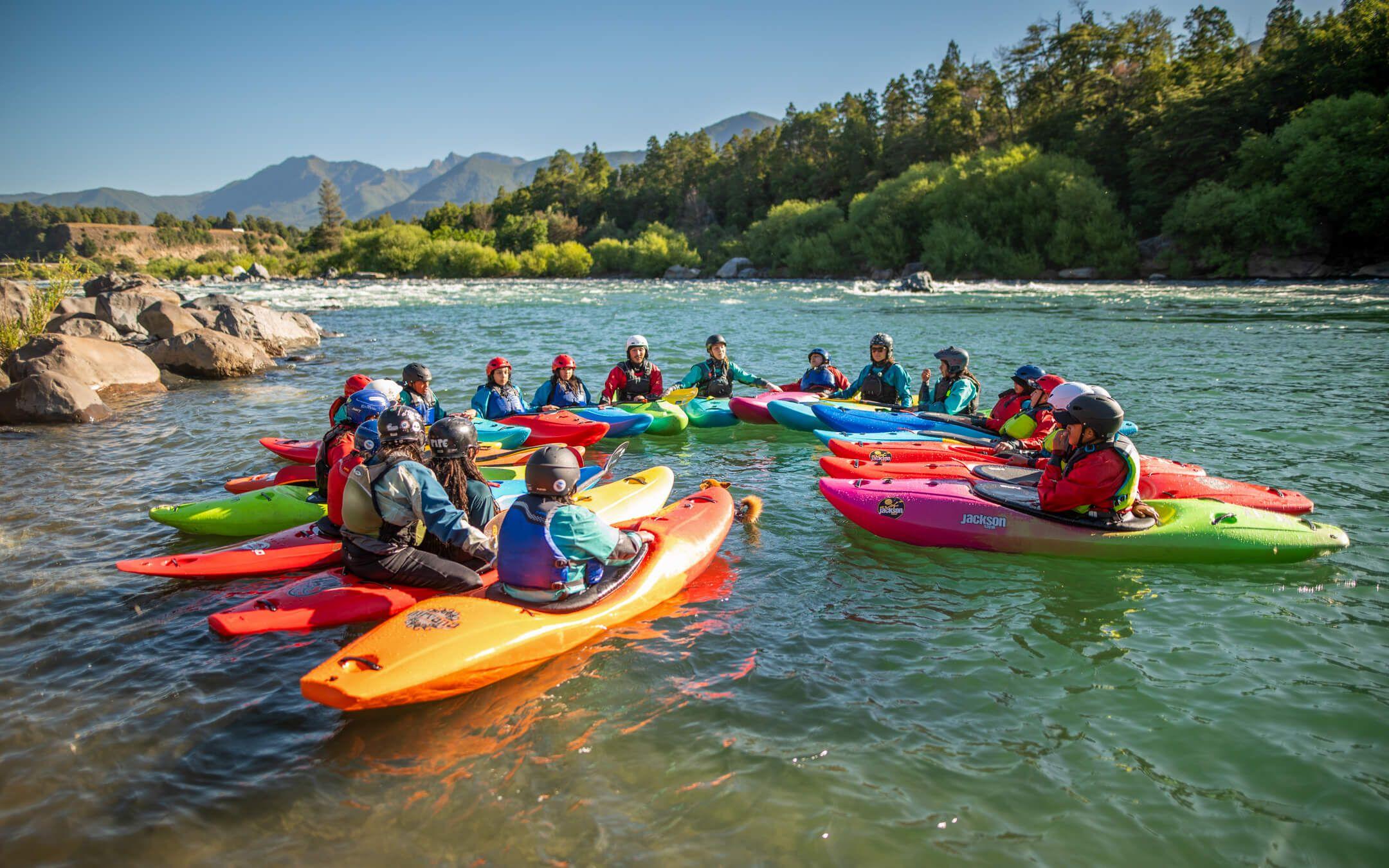 Young people connect with the waters of the world as part of the Rios to Rivers programmes, becoming advocates for dam-free rivers.
Photo: Rios to Rivers