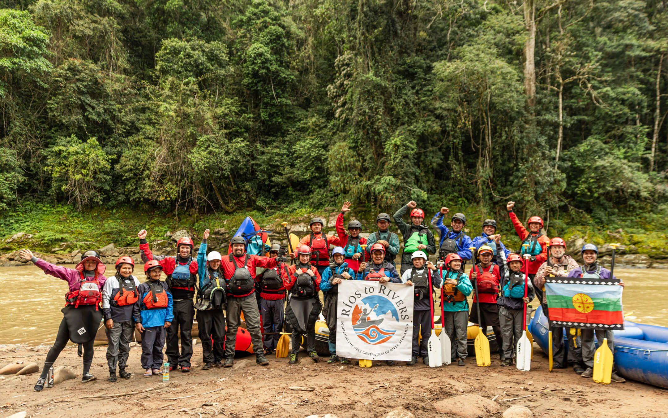 Young people learn about river safety, connect with nature, and help to advocate for dam-free rivers.
Photo: Rios to Rivers